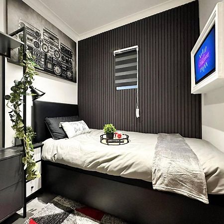 Boutique Backyard Bungalow - Brimsdown Enfield Εξωτερικό φωτογραφία