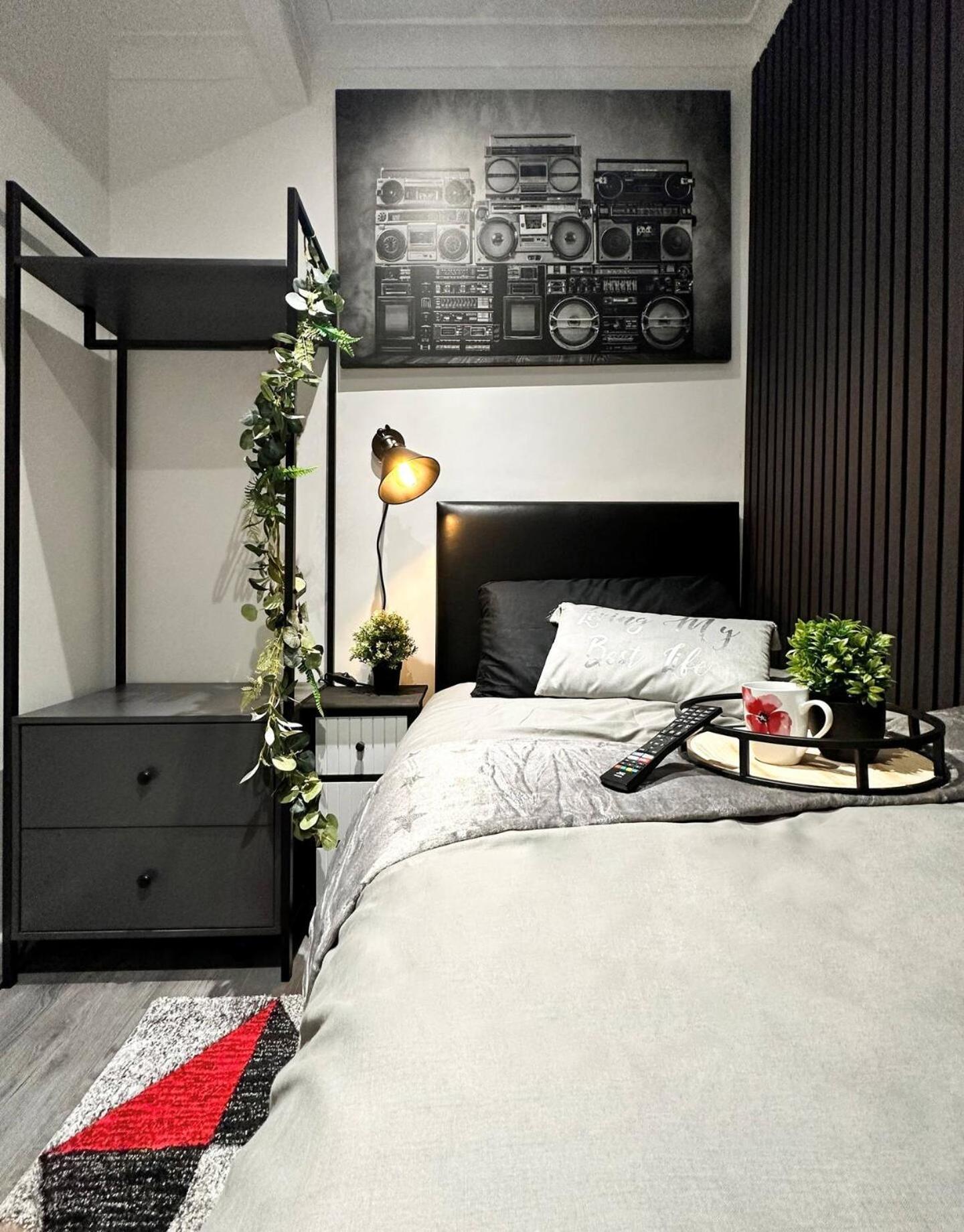 Boutique Backyard Bungalow - Brimsdown Enfield Εξωτερικό φωτογραφία